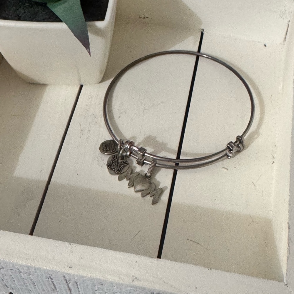 Angelica Silver MOM Charm Bracelet